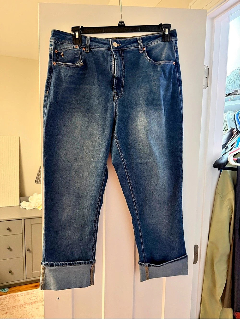 FRYE Women's Cuffed Crop Jean Blue Waist 31 Size 12